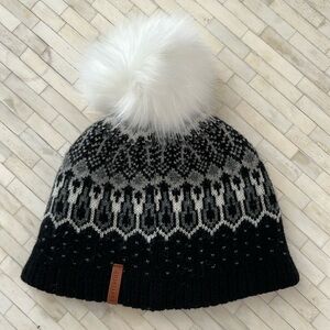 Turtlefur Lambswool Pompom Winter Hat